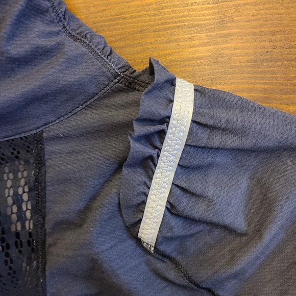 Lululemon Jacket - Picture 5 of 6